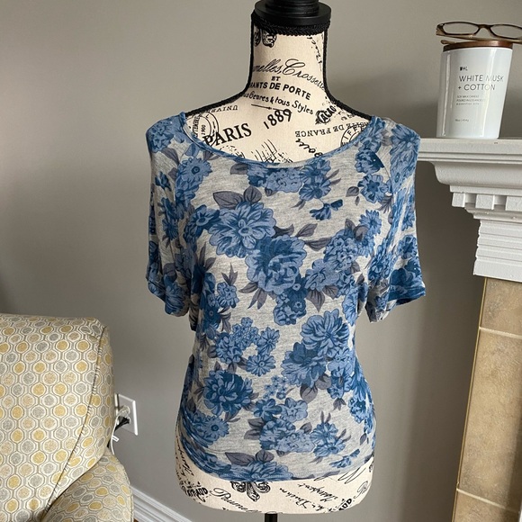 ๐NWT๐บRIPE Small tieback top - Picture 2 of 13